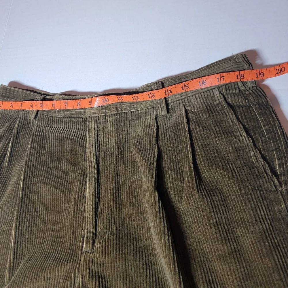 Haggar Corduroy Pleated Straight Leg Pants Mens Size 38‎ (38x30) Brown